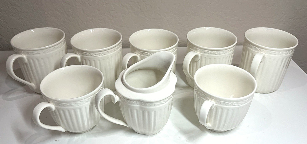 Mikasa Italian Countryside DD900 Stoneware 7 cups (5 large 2 small) &Creamer VG+